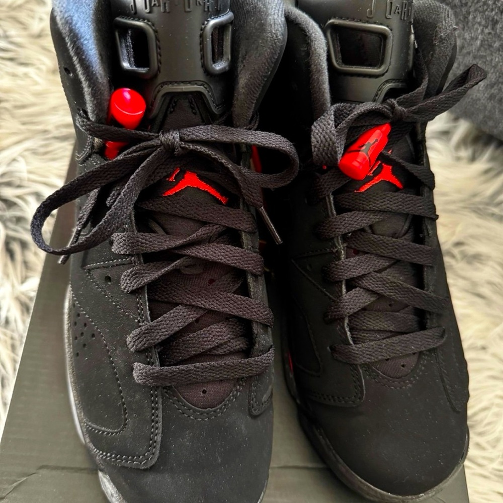 Air Jordan 6 Retro (GS) - Size 5Y (Women’s 6.5)